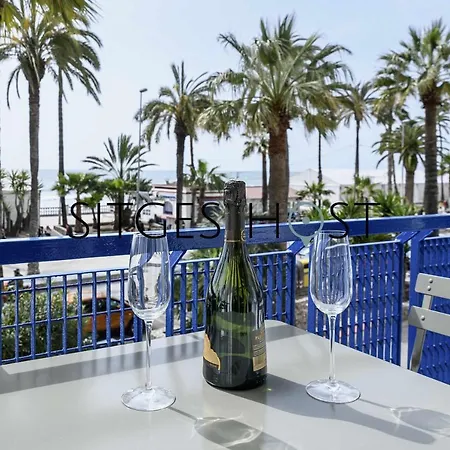 A 20 Metros De La Playa *